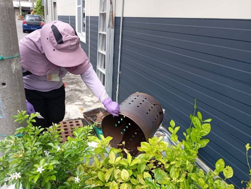 清除積水容器